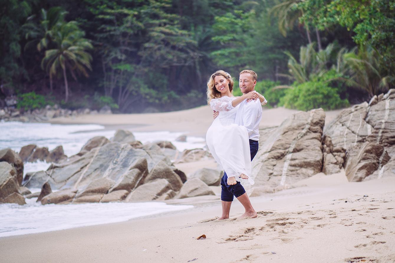 Brautpaar am Strand - Eure Ehe ist euer gemeinsames Abenteuer