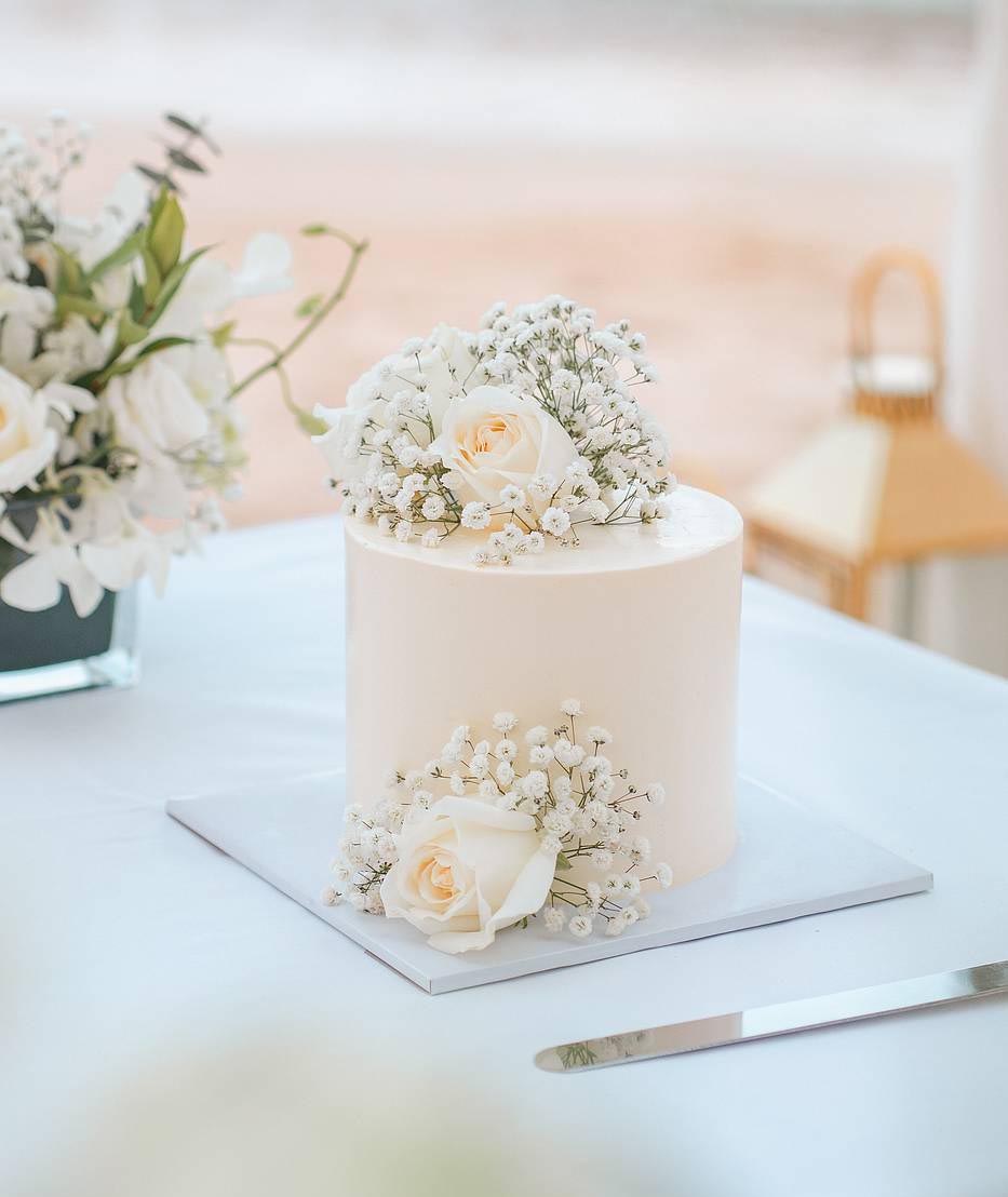riess-weddings-wedding-cake Wedding Cake for Beach Weddings